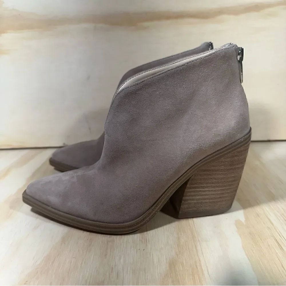 Vince Camuto Ginsel Taupe Ankle Boots Women’s Size 5.5